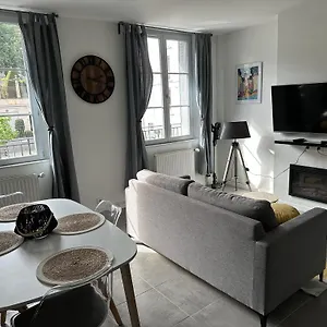  Apartment Avec Terrasse Au Puy